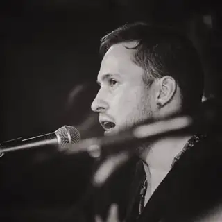 Dhira - Hare Krishna Kirtan